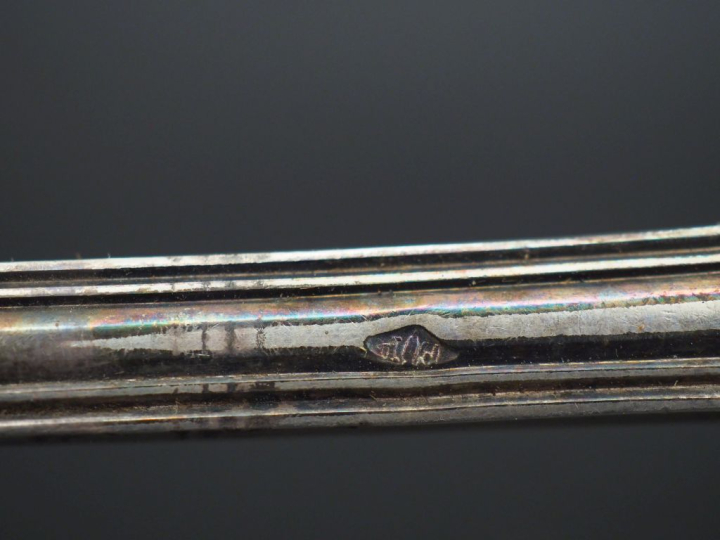 Suite de douze grands couverts de style Louis XV en argent 925, poinço