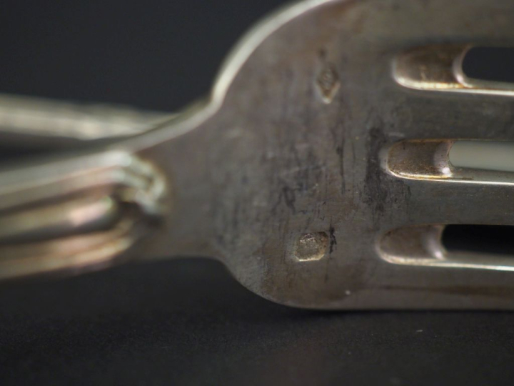 Partie de ménagère de style Louix XVI en argent 925, poinçon Minerve, 