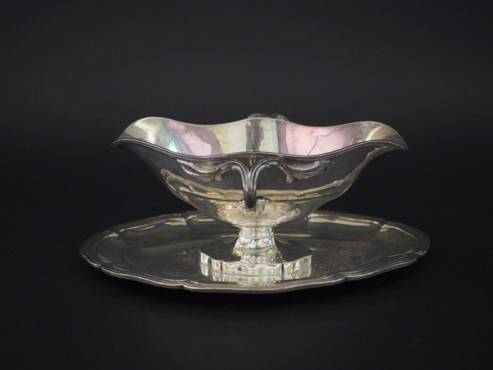 Saucière et son dormant de style Louis XV en argent 925, poinçon Miner
