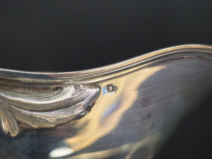Saucière et son dormant de style Louis XV en argent 925, poinçon Miner