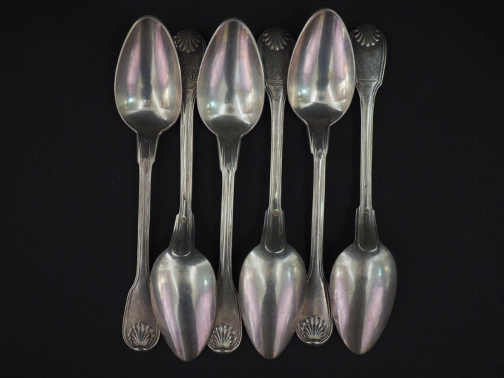 Suite de cinq petites cuillères en argent 925, poinçon Minerve, modèle