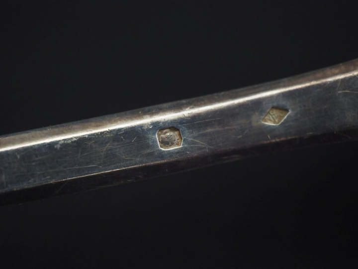 Cuillère à servir en argent 925, poinçon Minerve, modèle uniplat. Long