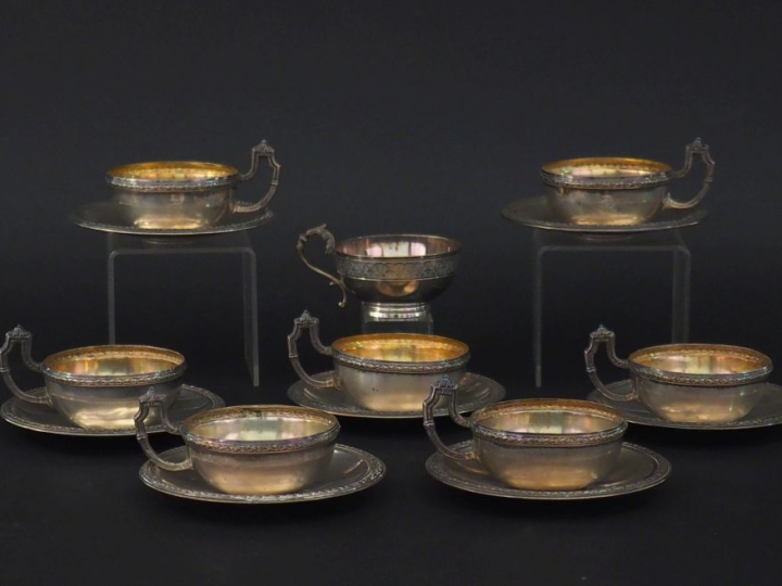 ADRADAS Suite de sept tasses et leur sous-tasse en argent espagnol 916