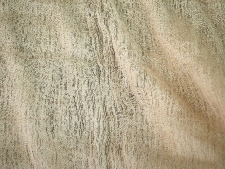 HERMES, Paris Grand châle en cachemire beige.  Avec son étiquette et s