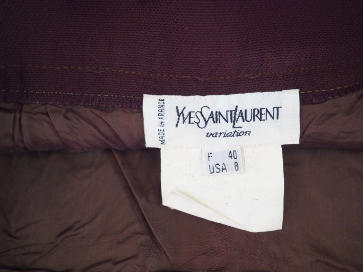 YVES SAINT LAURENT, Variation Jupe en laine (100%) marron. Fermeture l