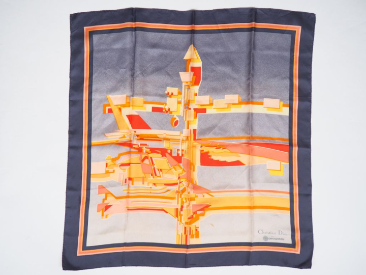 Christian DIOR, pour Aérospatiale Carré en soie imprimée, à décor poly