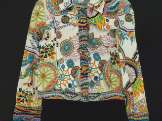 Vente aux enchères Christian LACROIX, Jeans Veste courte en coton (98%) et élasthanne (2%