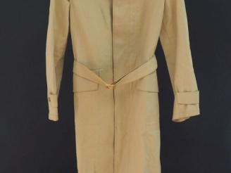 Vente aux enchères RALPH LAUREN Trench beige en coton (100%). Deux poches à rabat à l'ava