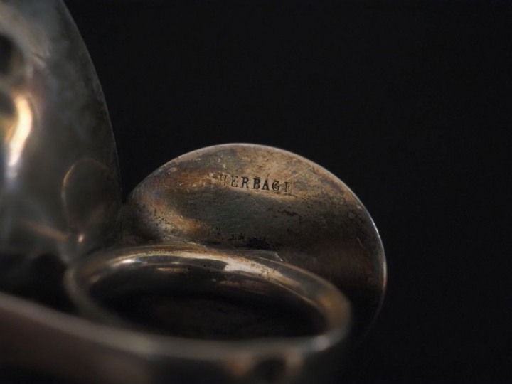 Taste-vin en argent 925, poinçon Minerve, à décor de monogramme sur la