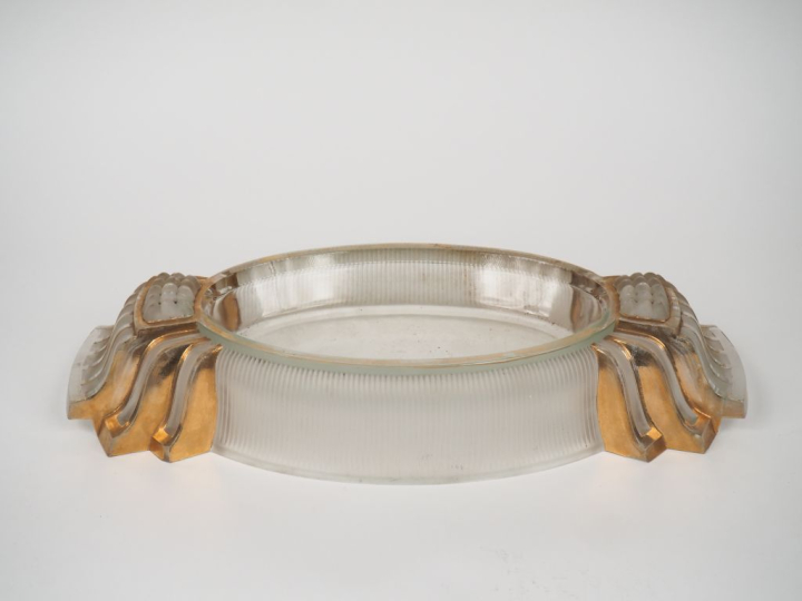 VERLYS. Jardinière 1940 en verre moulé translucide et doré. Signée. Di
