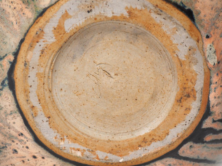 Claude CHAMPY. Grand vase en grès polychrome dans des tonalités grège,