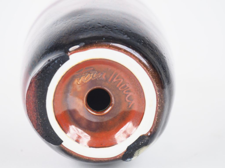 Jean françoise FOUILHOUX.  Vase en céramique bleutée et sang de bœuf. 