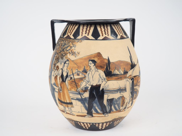 CIBOURE.  Grand vase ovoide à anses signé Garcia de Diego, à décor de 