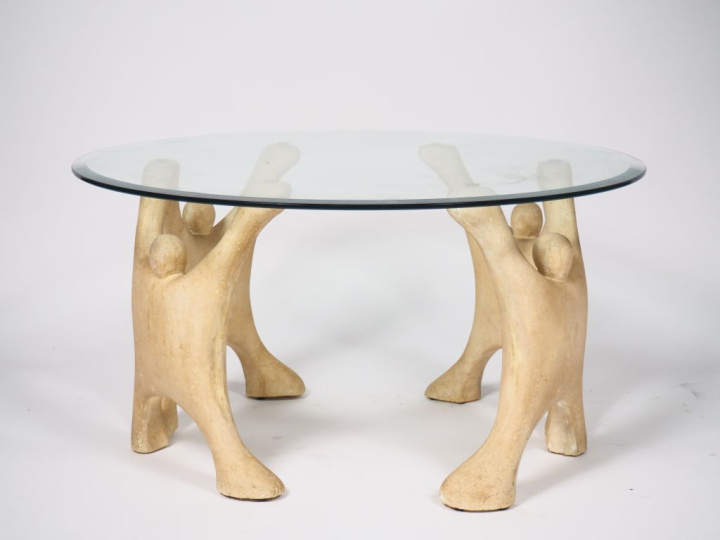 Table basse en verre et céramique, piétement en forme de ronde de quat