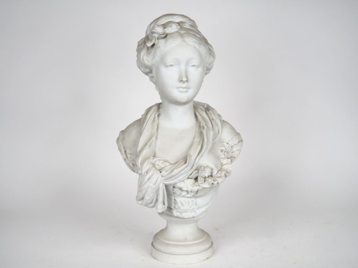 CARRIER-BELLEUSE.  "Buste de jeune fille"  Sculpture en biscuit.  Sign