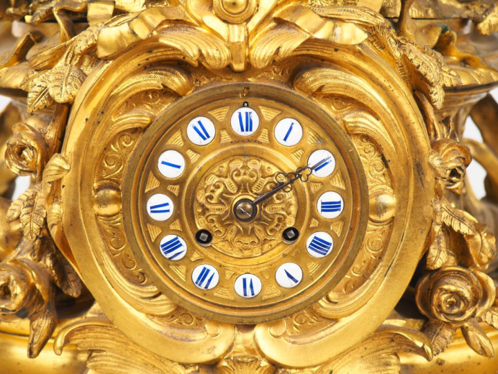 Exceptionnelle garniture de cheminée Napoléon III en bronze patiné et 