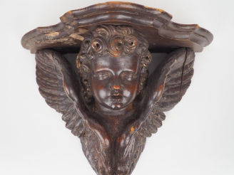 Vente aux enchères Grande sellette d'applique de style Louis XVI, en bois naturel mouluré