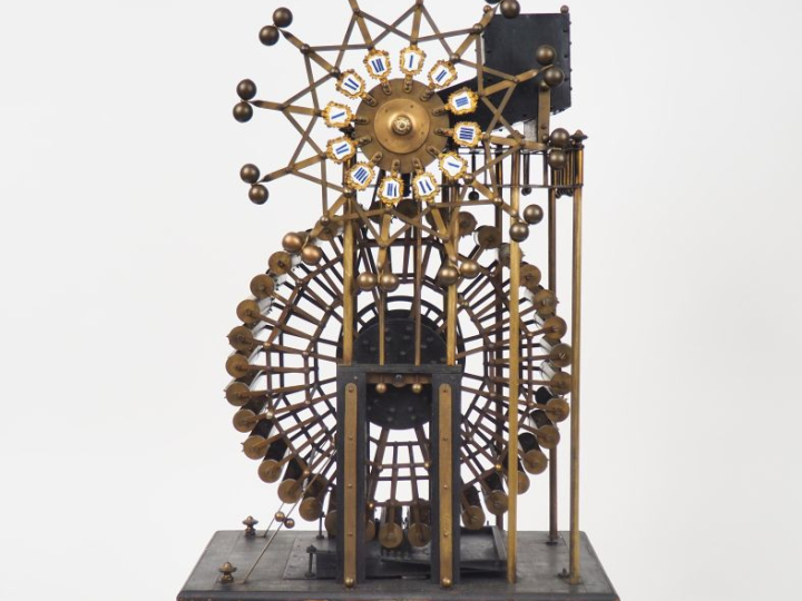 Clépsydre/Horloge à eau perdue, fin XIXème en laiton et bois, chiffres