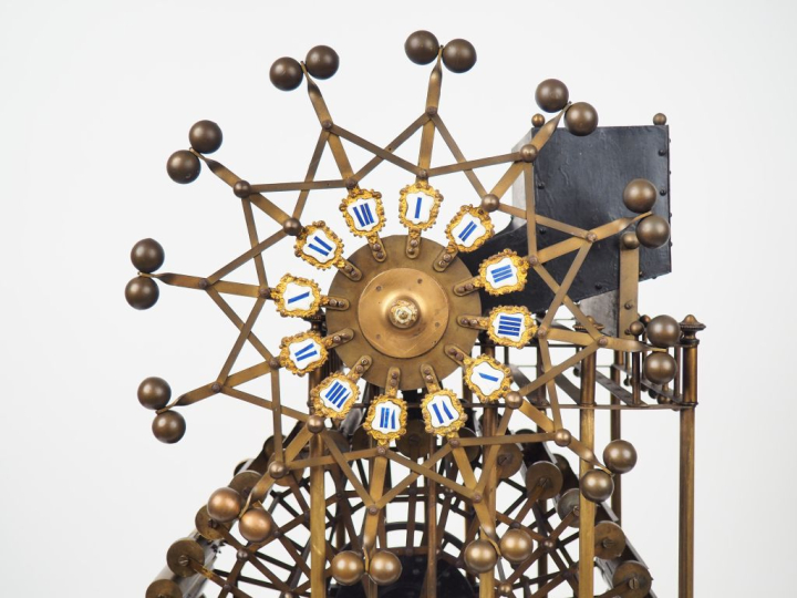 Clépsydre/Horloge à eau perdue, fin XIXème en laiton et bois, chiffres