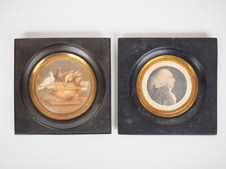 Miniature XIXème, "colombes se rafraichissant". Porte une inscription 