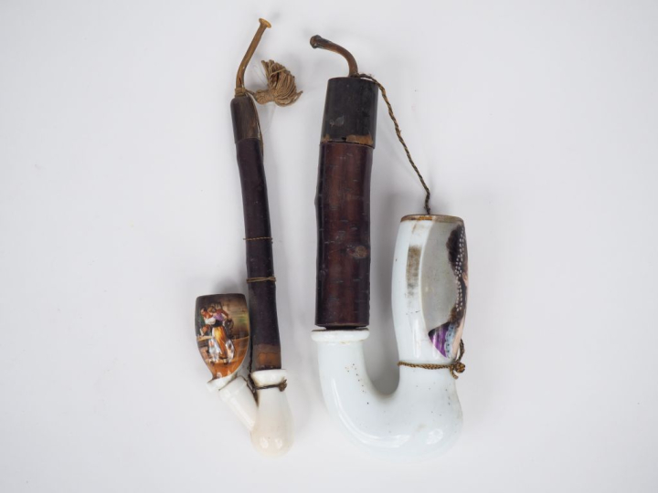 Deux différentes pipes Autrichiennes XIXème en bois, corne et porcelai