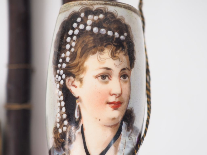 Deux différentes pipes Autrichiennes XIXème en bois, corne et porcelai
