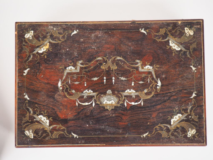 Coffret Napoléon III de style Louis XVI en palissandre et marqueterie 