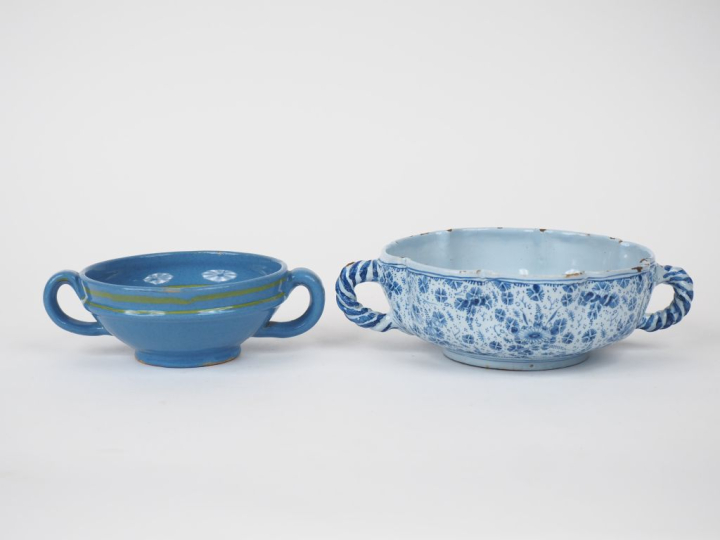 Bol à anses fin XIXème - début Xxème en faïence polychrome à décor des