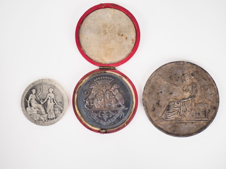 Médaille en argent 950 commémorant les 50 ans de mariage d'Alfred Baro