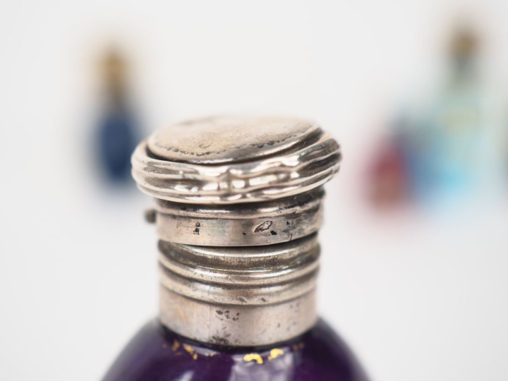 Cinq différents flacons à sels ou de parfum fin XIXème - début XXème e