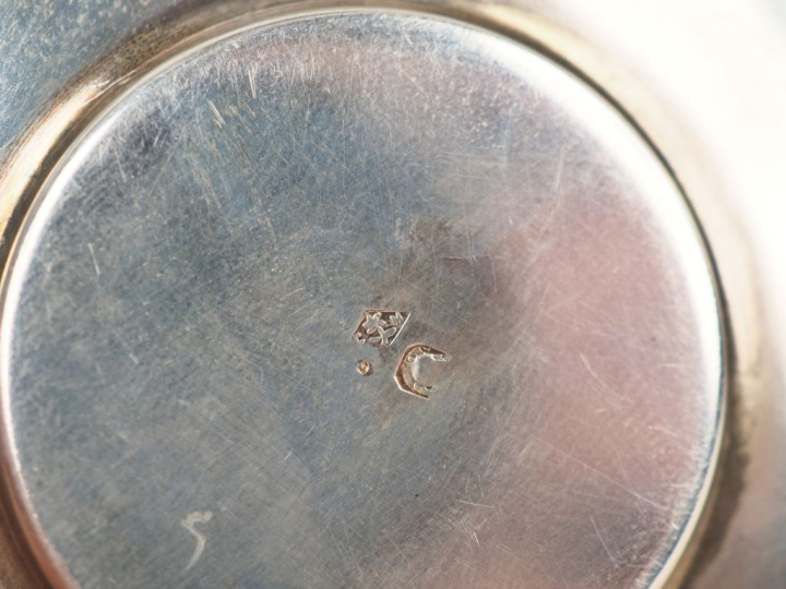 Tasse et sa sous-tasse Napoléon III de style Louis XV en argent 925, p