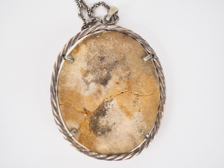 Camée XIXème en composition figurant Bacchus. Dim. 6 x 5 cm. (fel) On 