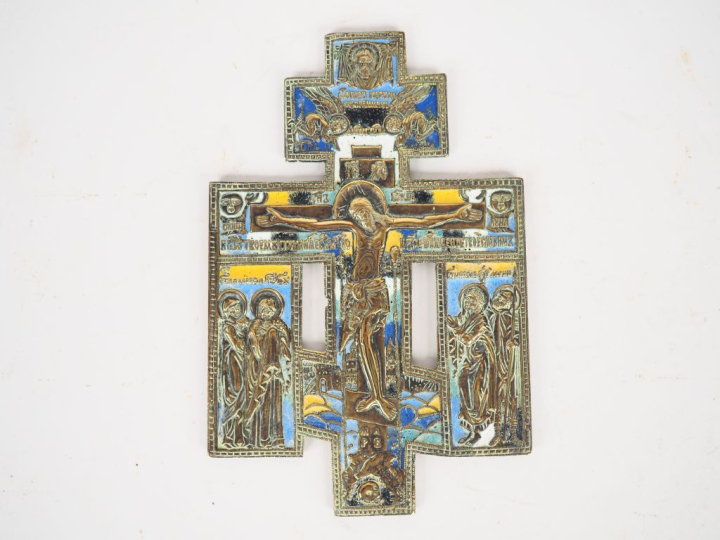 Croix en bronze émaillé dite "de kiot". Russie, seconde moitié du XIXe