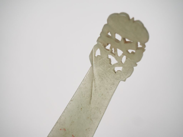 Chine XIXème Lot comprenant trois éléments de coiffe en jade céladon à