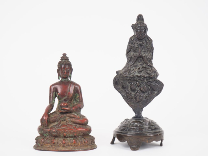 Chine XIXème.  Bouddha chinois en méditation. H. 13 cm Chine XXème. Bo