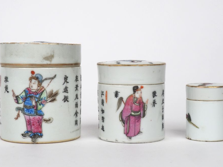 Chine période Tongzhi. 3 boîtes cylindriques couvertes gigognes en éma