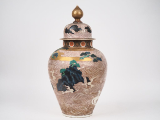 Vente aux enchères Japon période Meiji.  Grande potiche couverte en porcelaine de kutani,