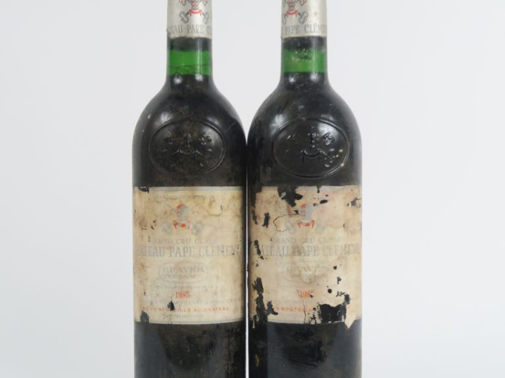 2 BOUTEILLES CHÂTEAU PAPE CLÉMENT GCC GRAVES - 1985 - BG/EA