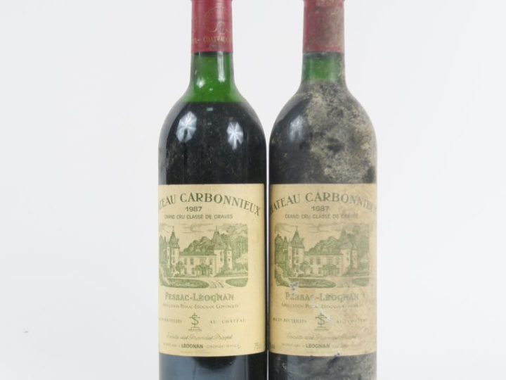 2 BOUTEILLES CHÂTEAU CARBONNIEUX GCC GRAVES - 1987 - 1 BG/1 HEP/BS
