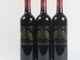 Vente aux enchères 3 BOUTEILLES CHÂTEAU JORDI MOULIS - 2011