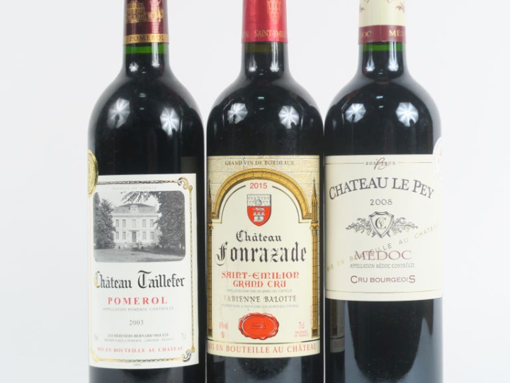 3 BOUTEILLES : 1 CHÂTEAU LE PEY CB MÉDOC 2008 - 1 CHÂTEAU TAILLEFER PO