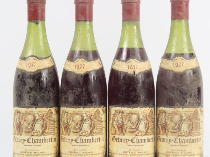 4 BOUTEILLES GEVREY CHAMBERTIN PHILIPPE GUYENOT - 1977 - 2 à 5 CM/5,5 