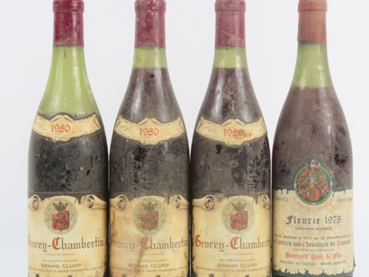 4 BOUTEILLES : 1 FLEURIE BOUCHARD PÈRE   FILS 1978 - 3 GEVREY CHAMBERT
