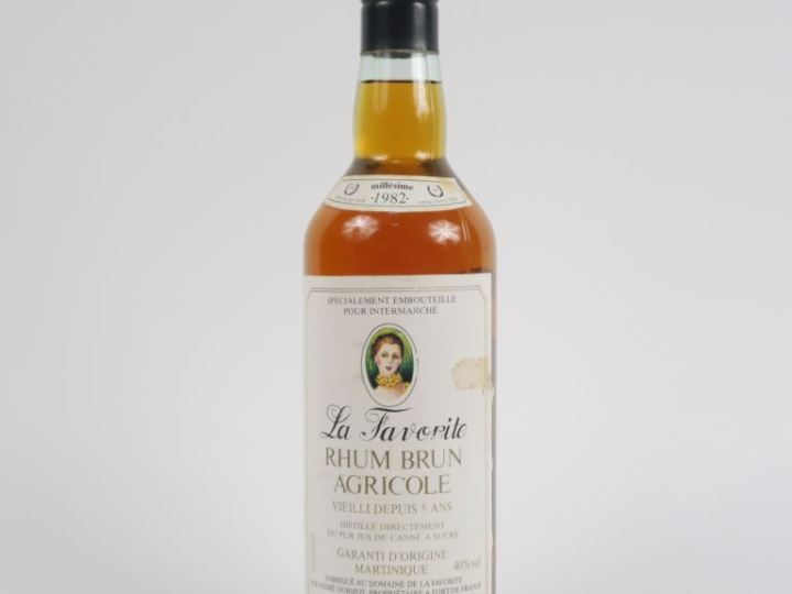 1 BOUTEILLE RHUM BRUN AGRICOLE LA FAVORITE - 1982