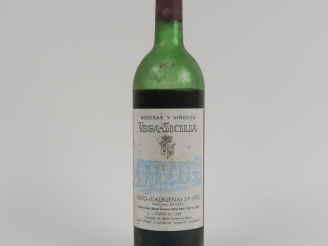 Vente aux enchères 1 BOUTEILLE VEGA SICILIA VALBUENA 3er ANO - 1982 - VIDANGE/CAPS T AB