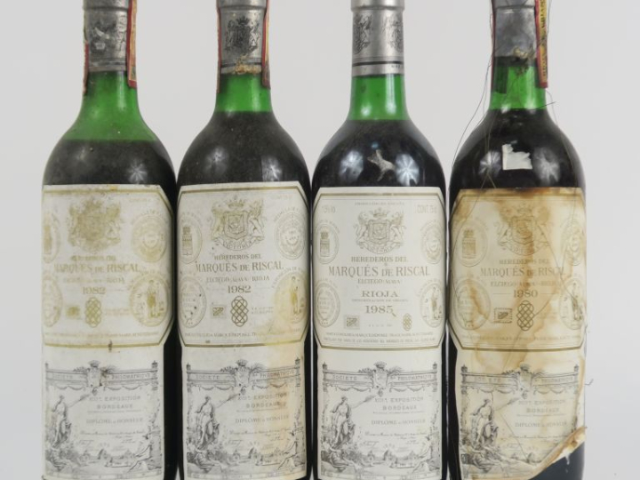 4 BOUTEILLES RIOJA MARQUES DE RISCAL : 2 de 1982 BG/MEP - 1 de 1985 LB