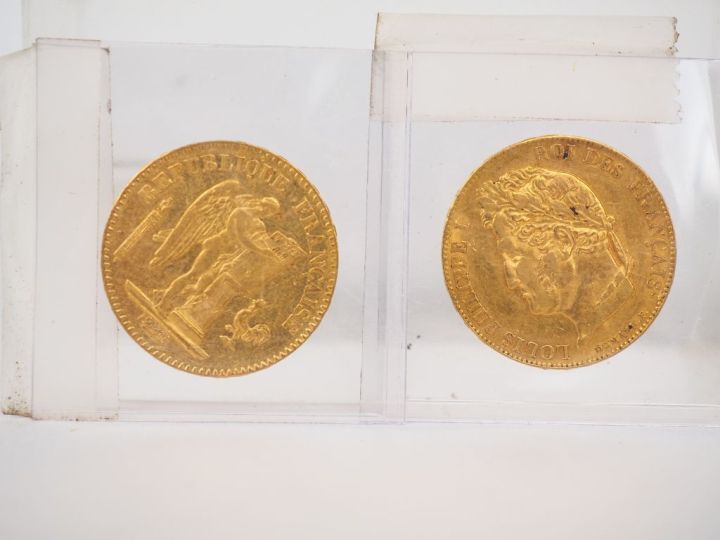 Deux pièces de 20 Francs or, 1847-A et 1848-A. FRAIS ACHETEURS 10% HT.