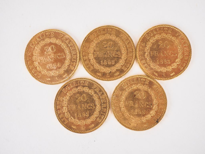 Cinq pièces de 20 Francs or, 1893-A (x4) et 1894-A. FRAIS ACHETEURS 10