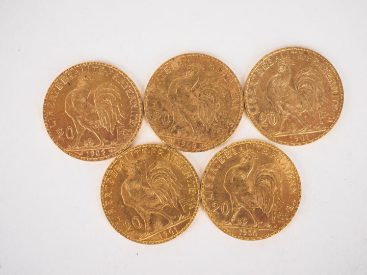 Cinq pièces de 20 Francs or, 1900, 1901 (x2) et 1902 (x2). FRAIS ACHET