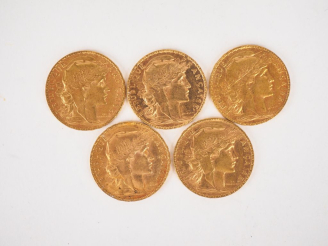 Vente aux enchères Cinq pièces de 20 Francs or, 1908 (x4) et 1909. FRAIS ACHETEURS 10% HT